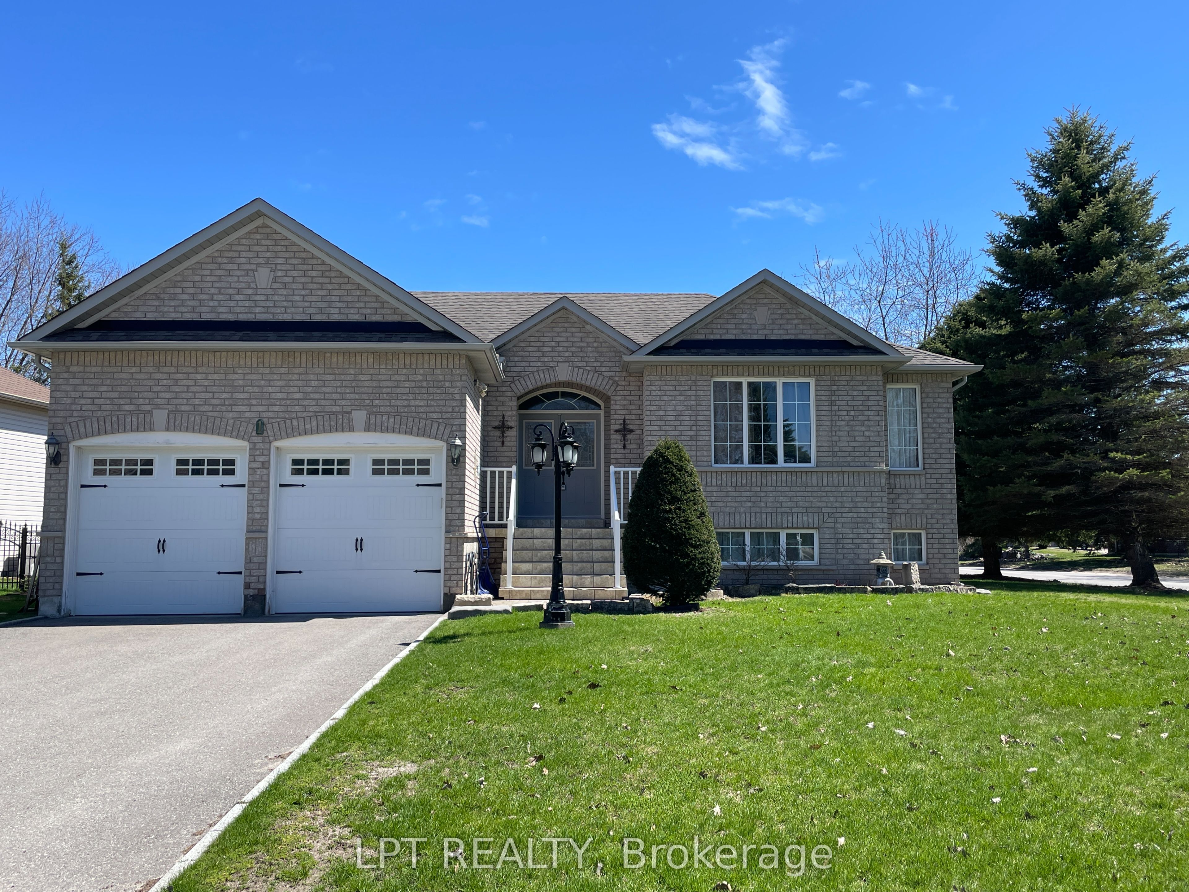 1 Bay Court, Wasaga Beach, ON, L9Z 1P7