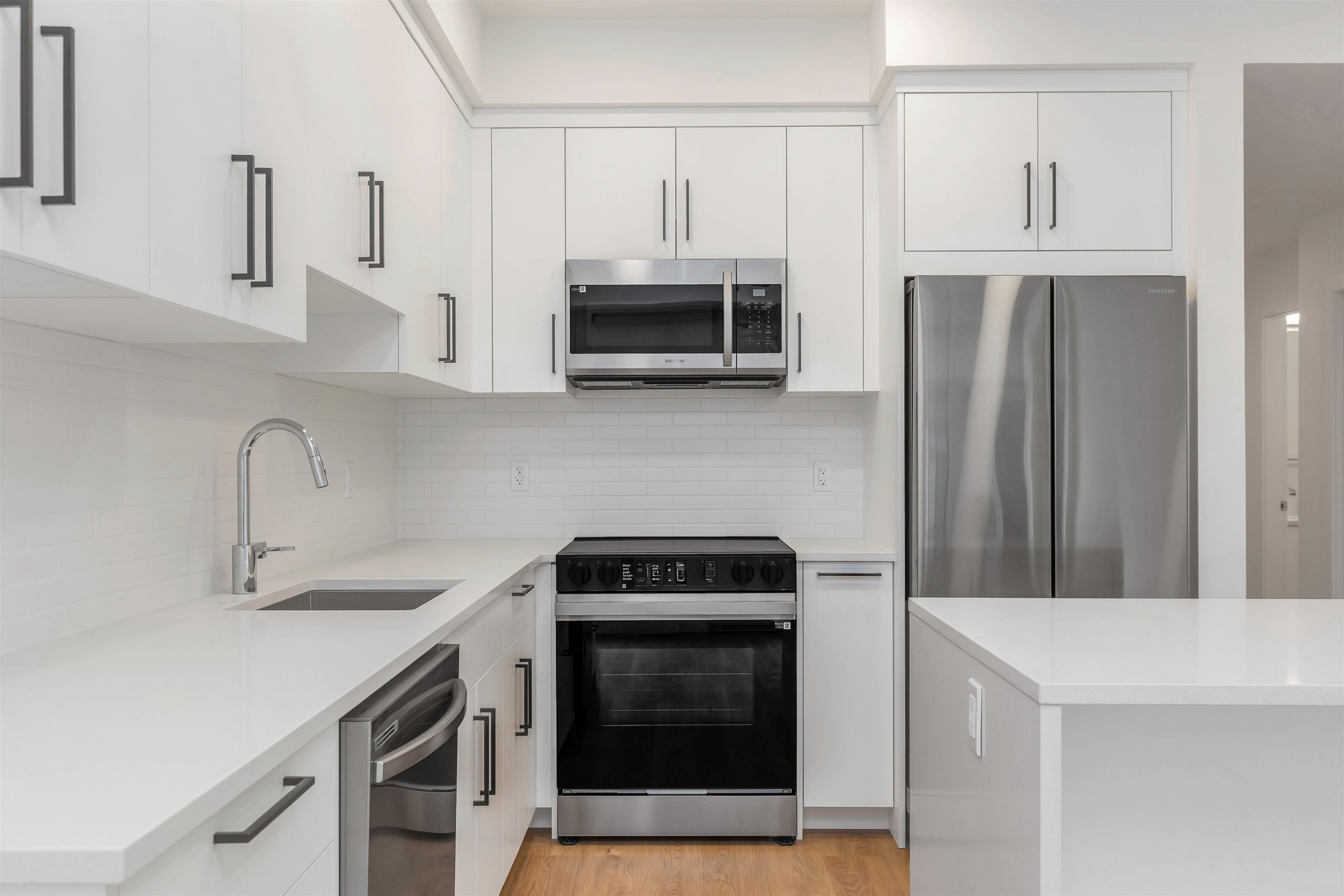 Additional image 3 of 410-33816 South Fraser Way, Abbotsford, BC, V2S 0P2