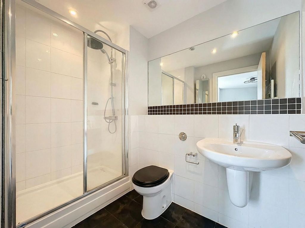 Additional image 10 of 2 bed flat for saleOcean Reach, Havannah Street, Cardiff Bay CF10