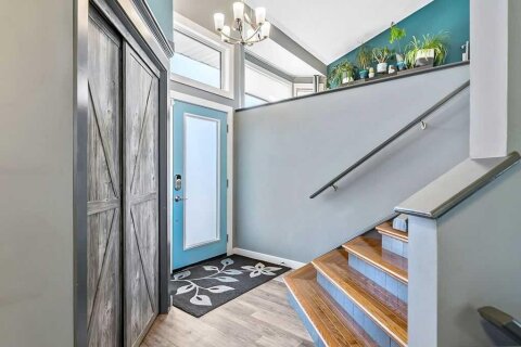 Additional image 8 of 851 Mckenzie Drive SE, Calgary, AB, T2Z 1W3