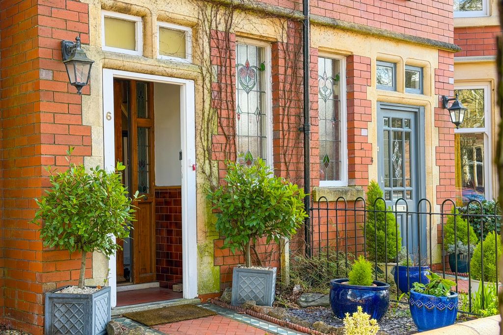 4 bed terraced house for saleLlwyn-Y-Grant Place, Penylan CF23