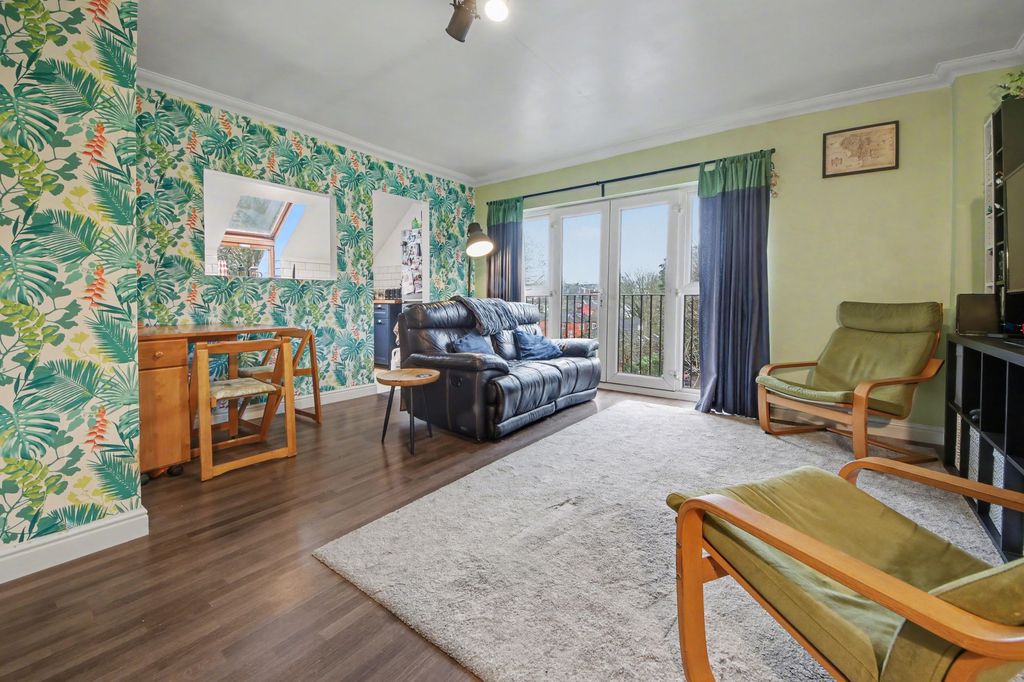Additional image 2 of 2 bed flat for sale21 Lawn Road, Portswood SO17