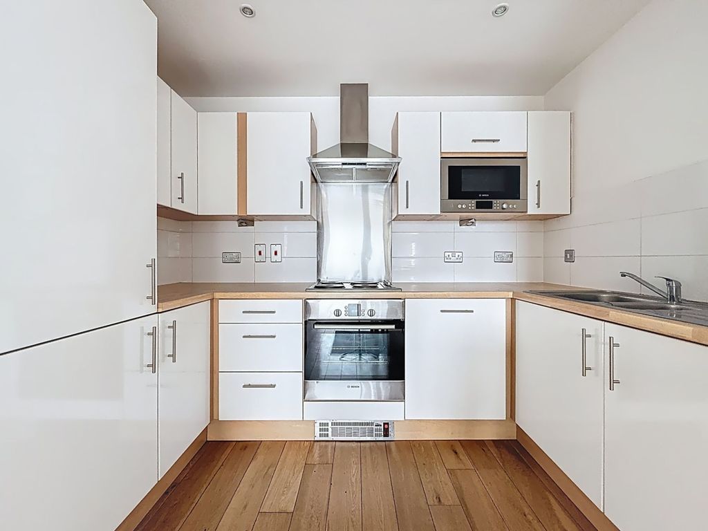Additional image 2 of 2 bed flat for saleBute Terrace, Cardiff CF10