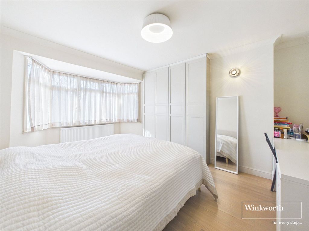 Additional image 14 of 4 bed semi-detached house for saleColin Park Road, Colindale NW9