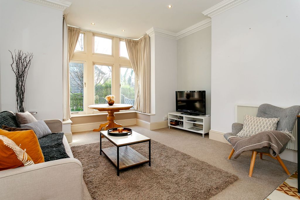 Additional image 2 of 2 bed flat for saleRoseville Avenue, Harrogate HG1