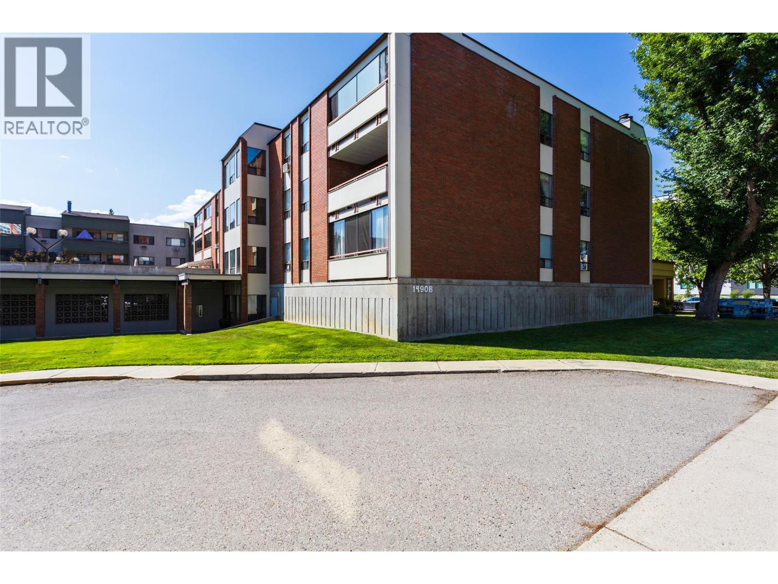 206-1490B Gordon Drive, Kelowna, BC, V1Y3G7
