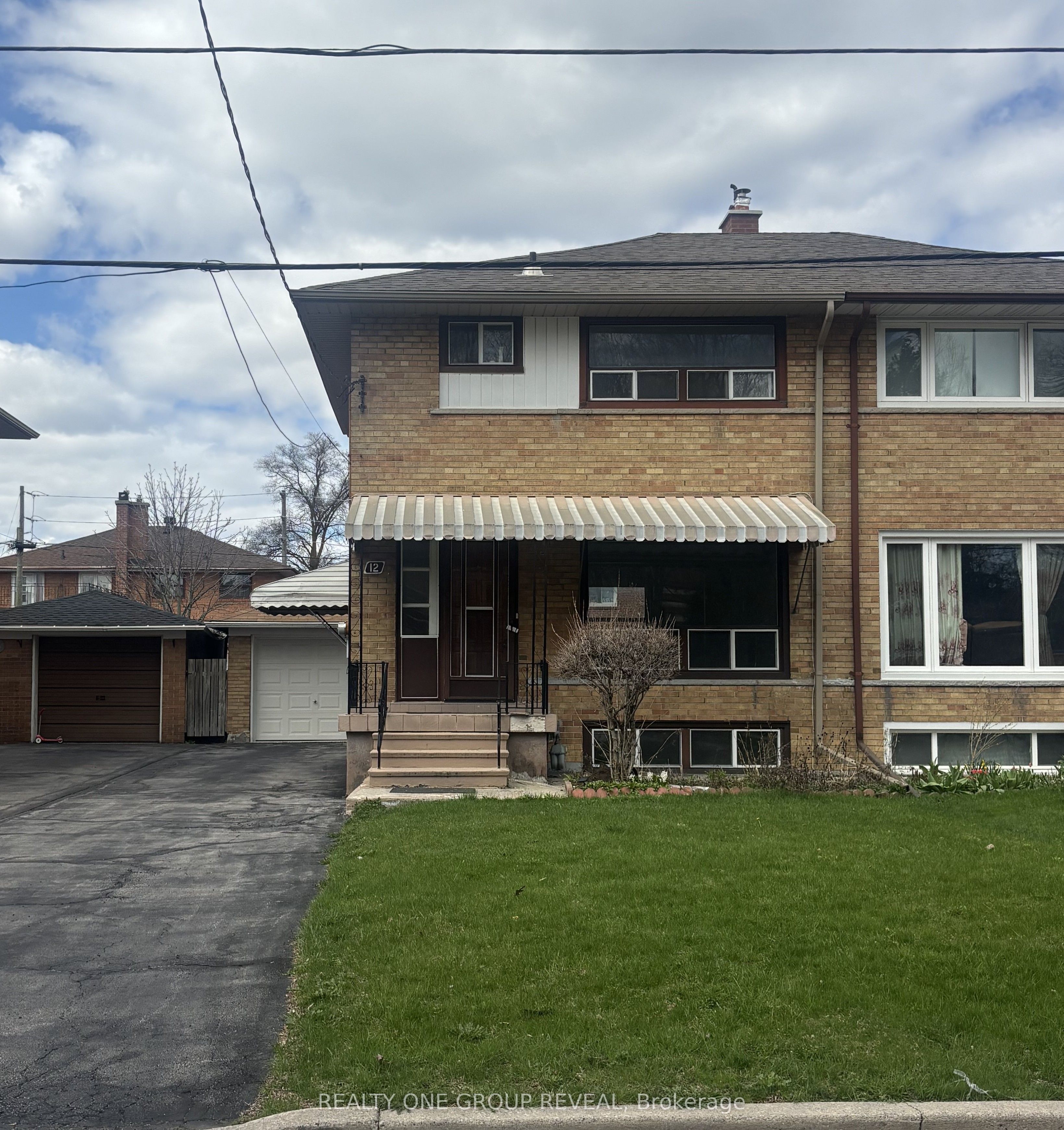 12 Thurodale Avenue, Toronto, ON, M6M 3B3