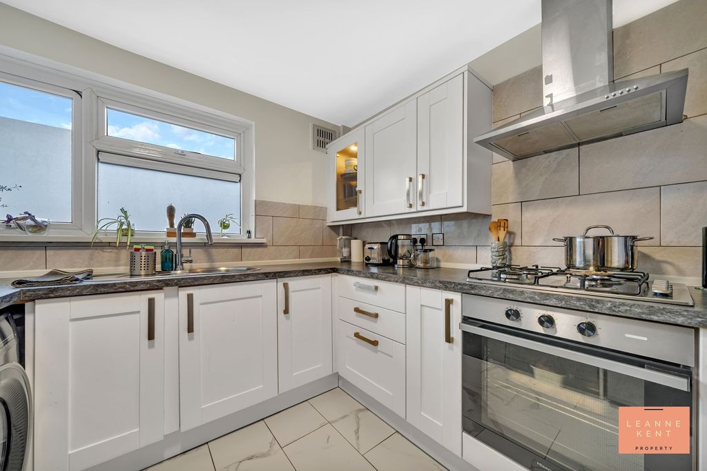 Additional image 11 of 3 bed flat for saleOak House, Hollybush Estate, Cardiff CF14