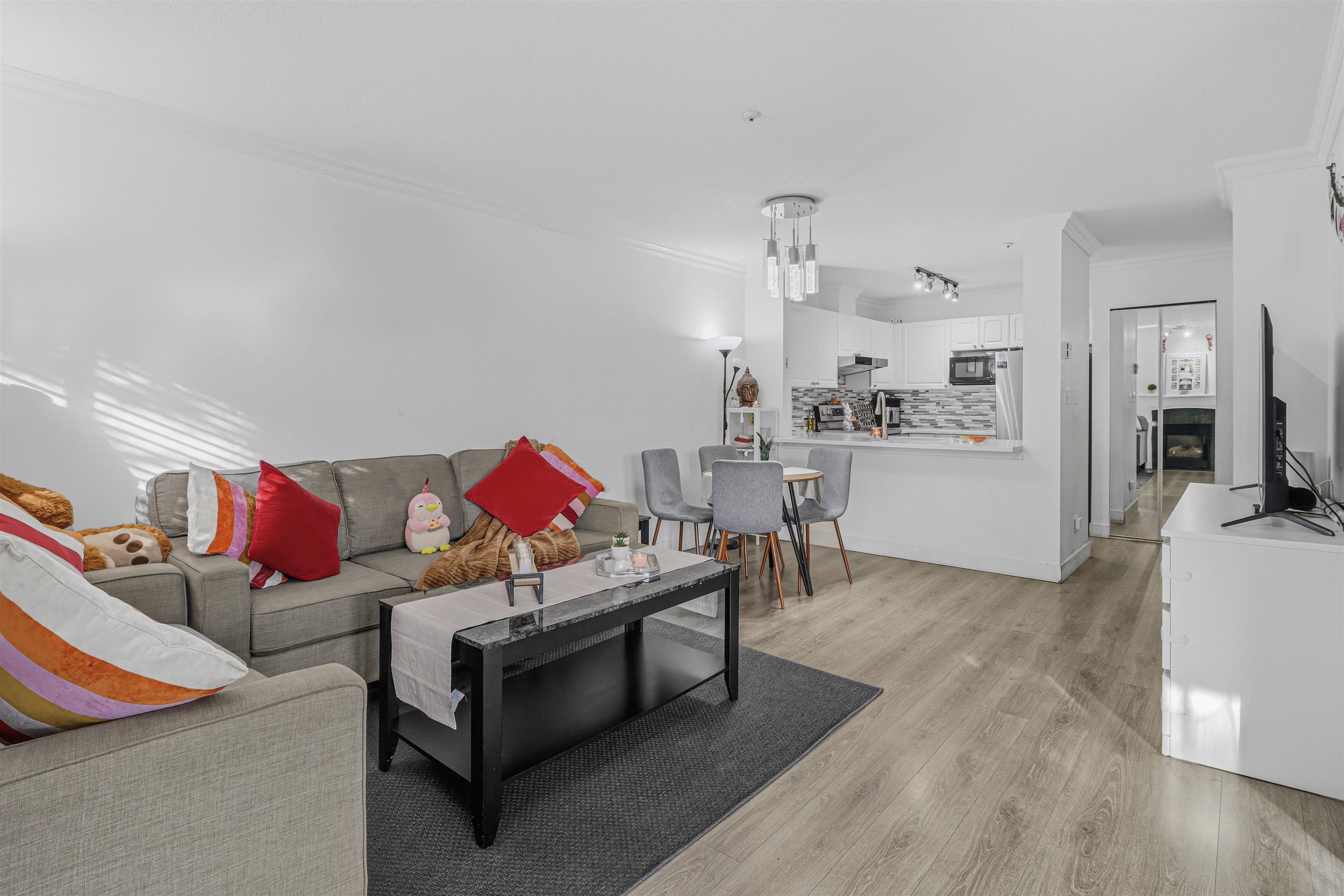 411-13733 74 Avenue, Surrey, BC, V3W 1B8
