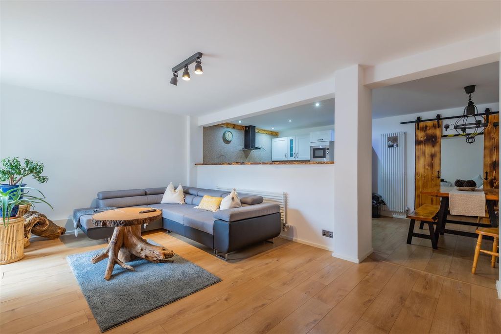 Additional image 2 of 3 bed flat for saleFitzhamon Embankment, Riverside, Cardiff CF11