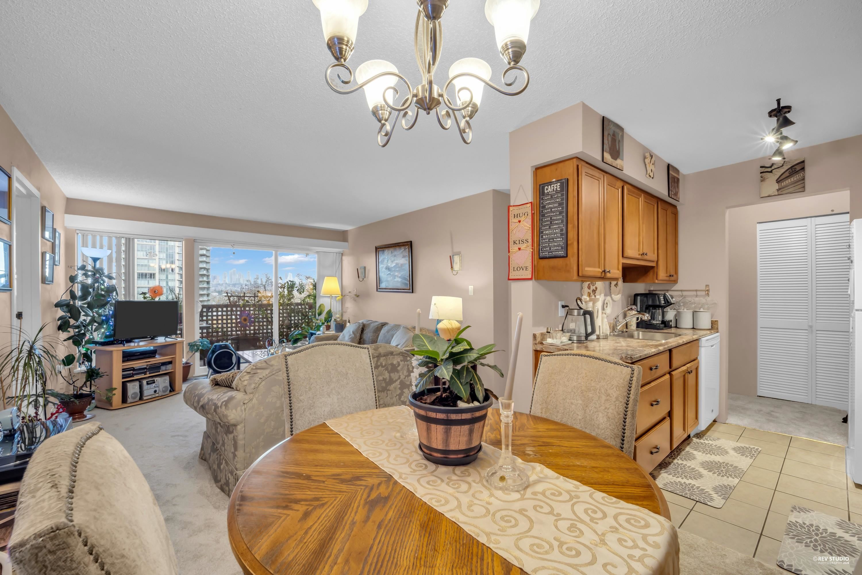 304-4941 Lougheed Highway, Burnaby, BC, V5B 4S6