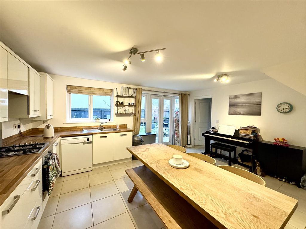 Additional image 6 of 4 bed property for saleKilpale Close, Caerwent, Caldicot NP26