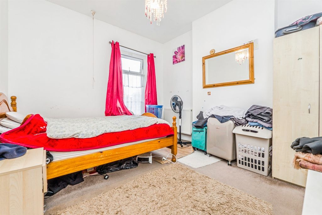 Additional image 18 of 4 bed end terrace house for saleMackintosh Place, Roath, Cardiff CF24