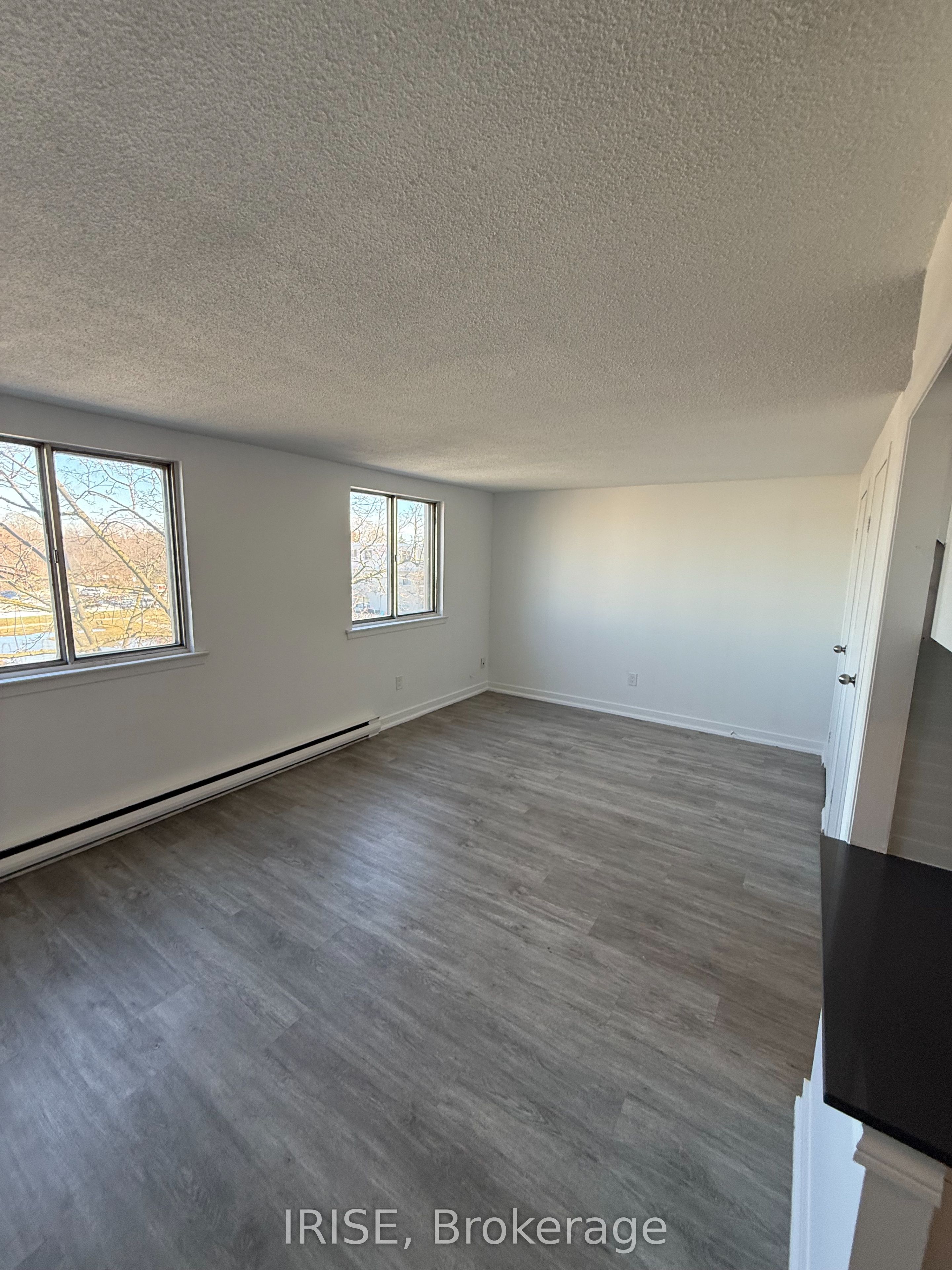 249-7555 Goreway Drive, Mississauga, ON, L4T 3M9