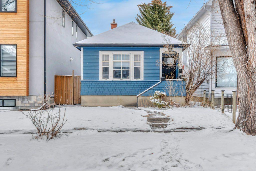 2612 26a Street SW, Calgary, AB, T3E 2C7