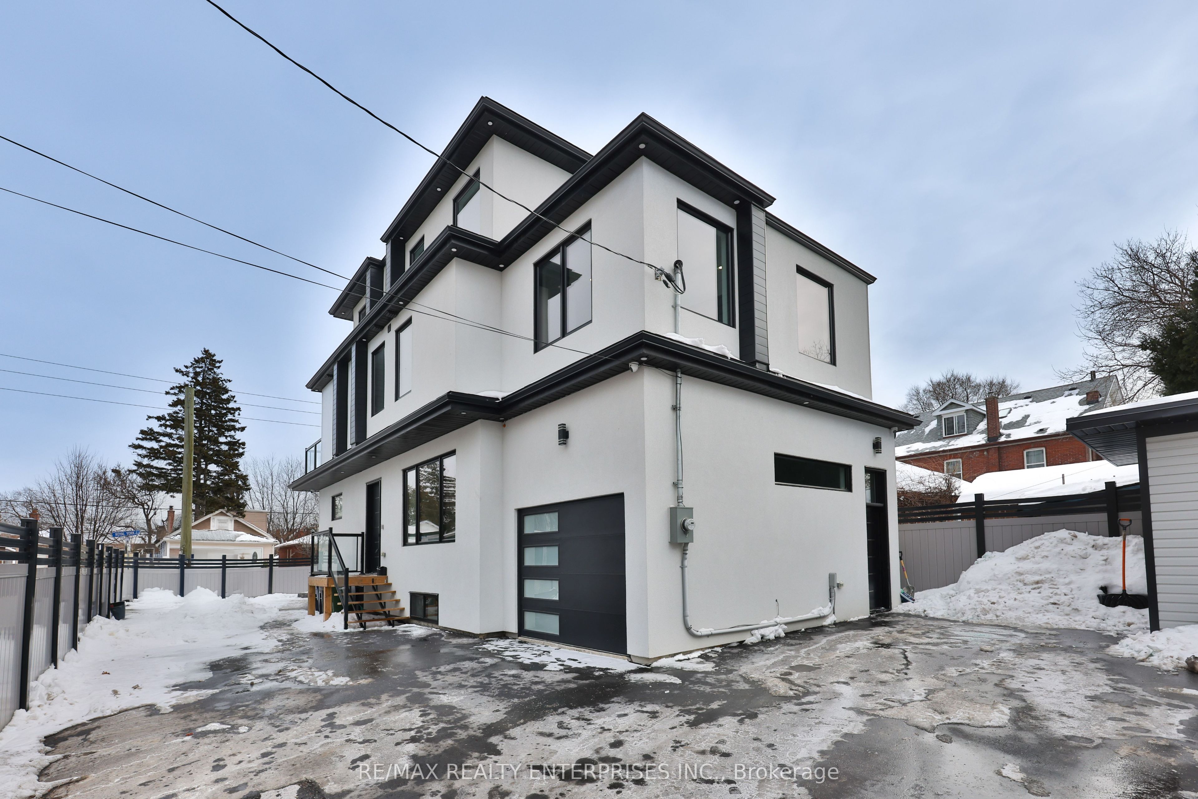 Additional image 4 of 172 Royal York Road, Toronto, ON, M8V 2V4