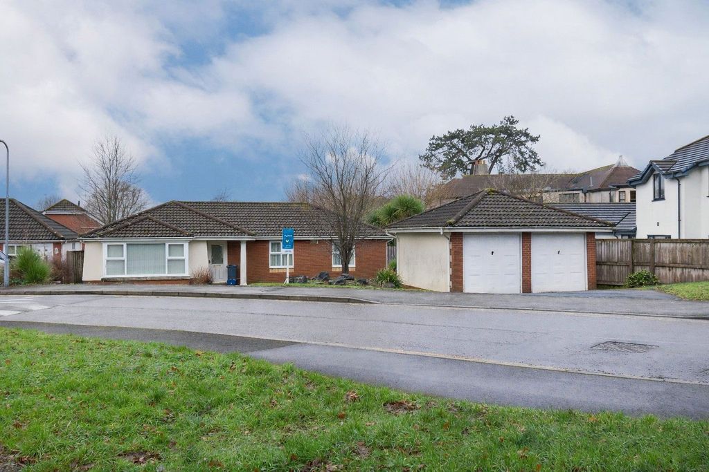 3 bed bungalow for saleFfordd Bodlyn, Cardiff CF23