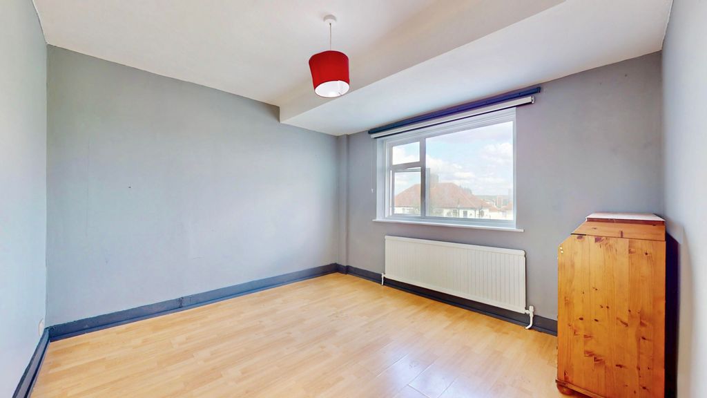 Additional image 10 of 4 bed terraced house for saleSummit Close, London NW9