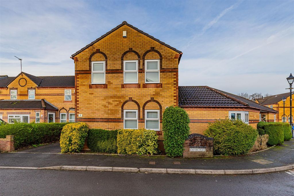 4 bed detached house for saleArundel Place, City Gardens, Cardiff CF11