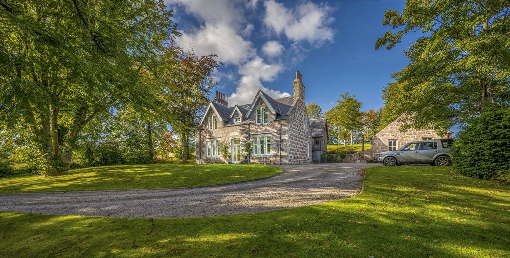 6 bed detached house for saleWest Manse, Drumoak, Banchory, Aberdeenshire AB31