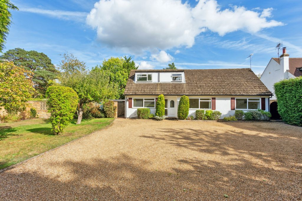 6 bed chalet for saleCherry Tree Lane, Fulmer, Buckinghamshire SL3