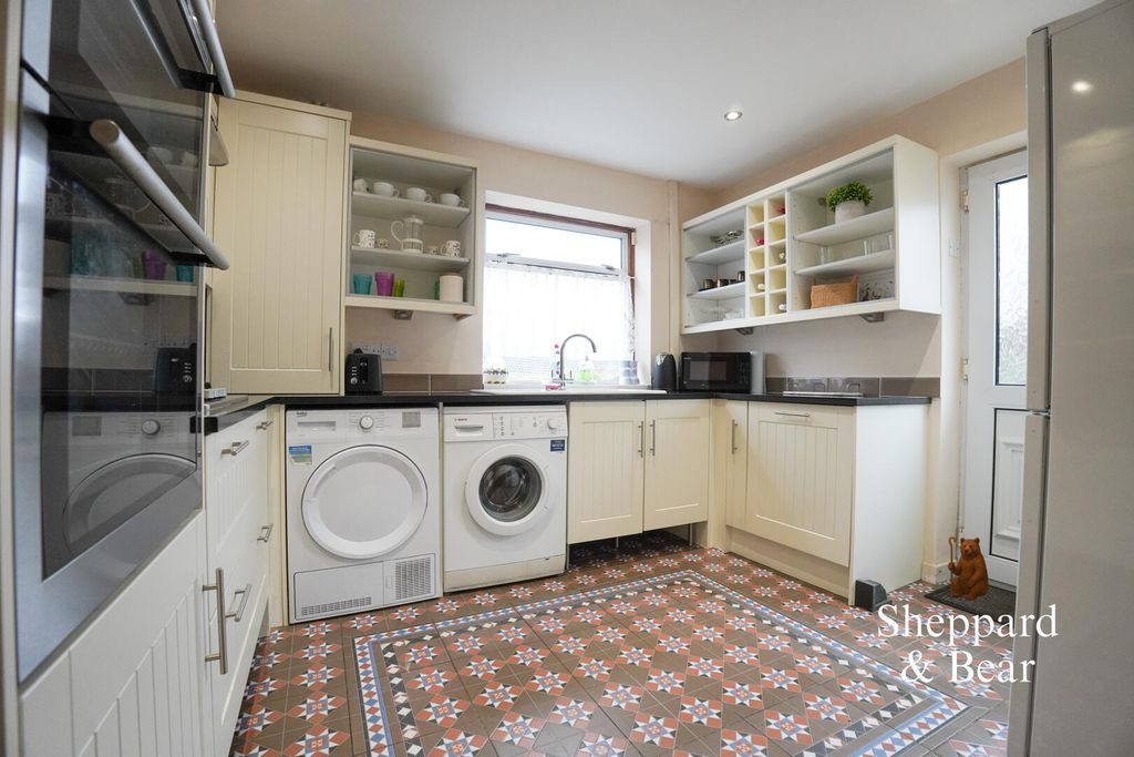 Additional image 2 of 3 bed detached bungalow for saleSunnycroft Rise, Dinas Powys CF64