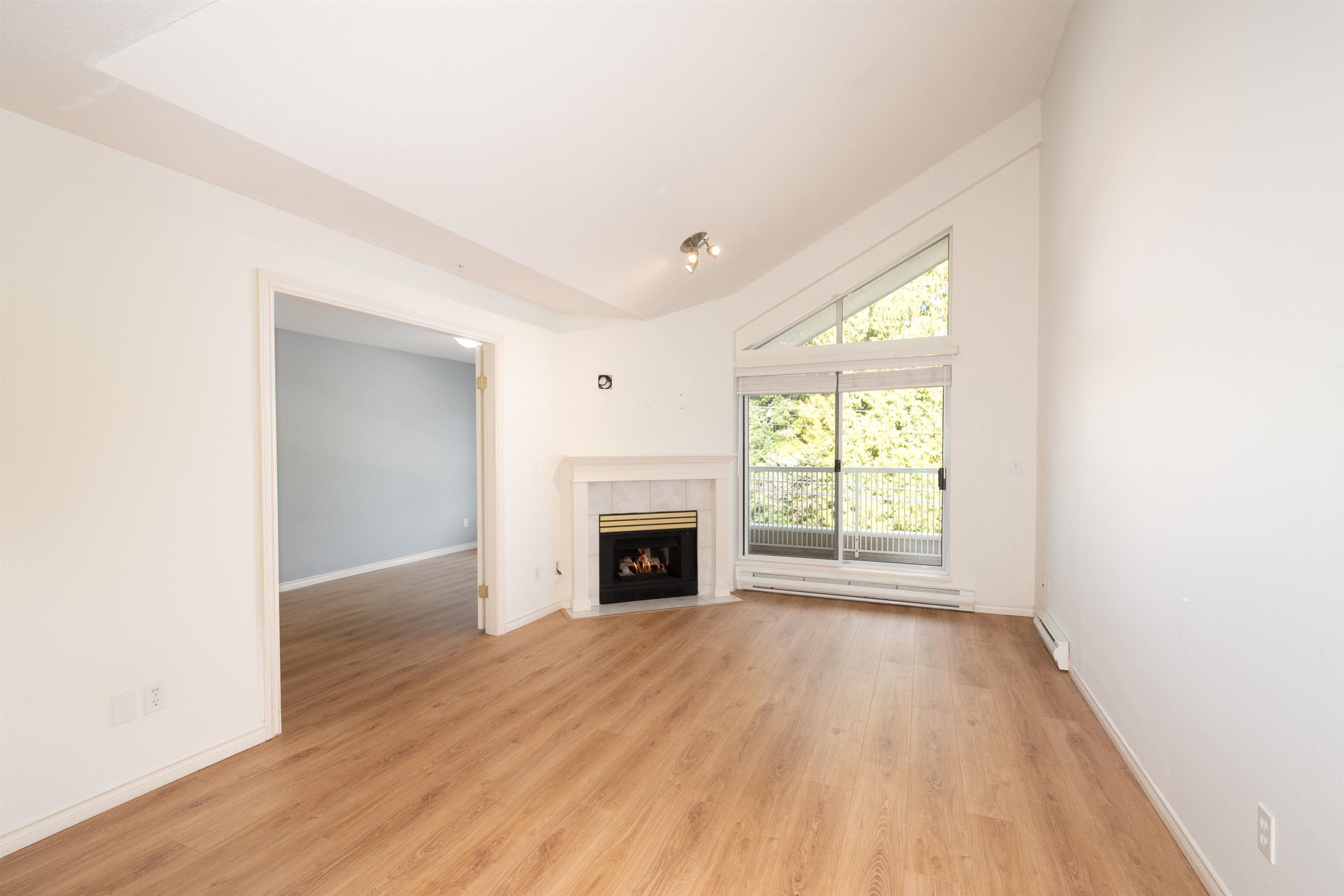 Additional image 3 of 311-15272 20 Avenue, Surrey, BC, V4A 2A3