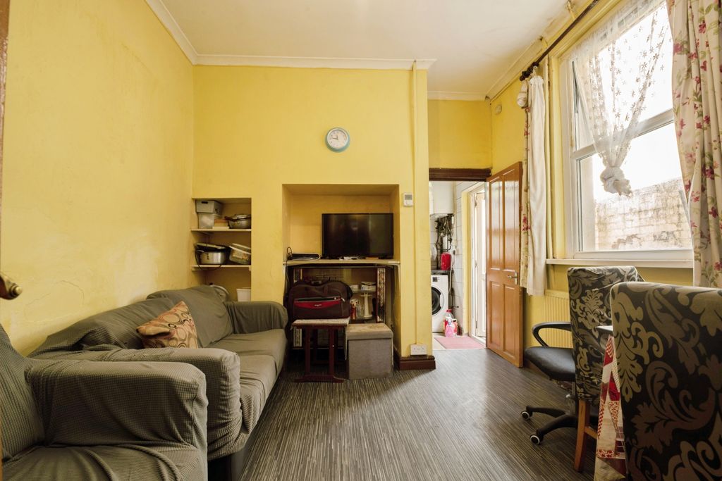 Additional image 6 of 5 bed terraced house for sale97 Donald Street, Cardiff CF24