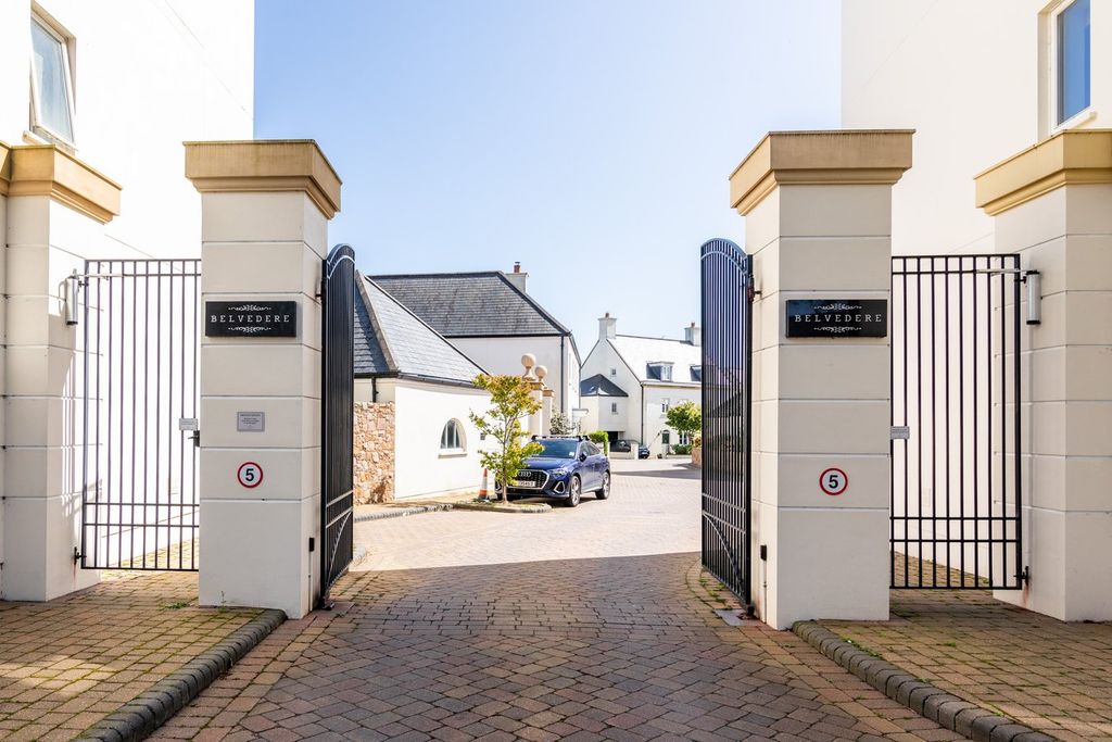 1 bed flat for salePrinces Tower Road, St Saviour JE2 photo 2