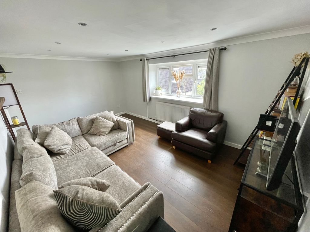 Additional image 3 of 2 bed flat for saleWestbourne Road, Cardiff CF14