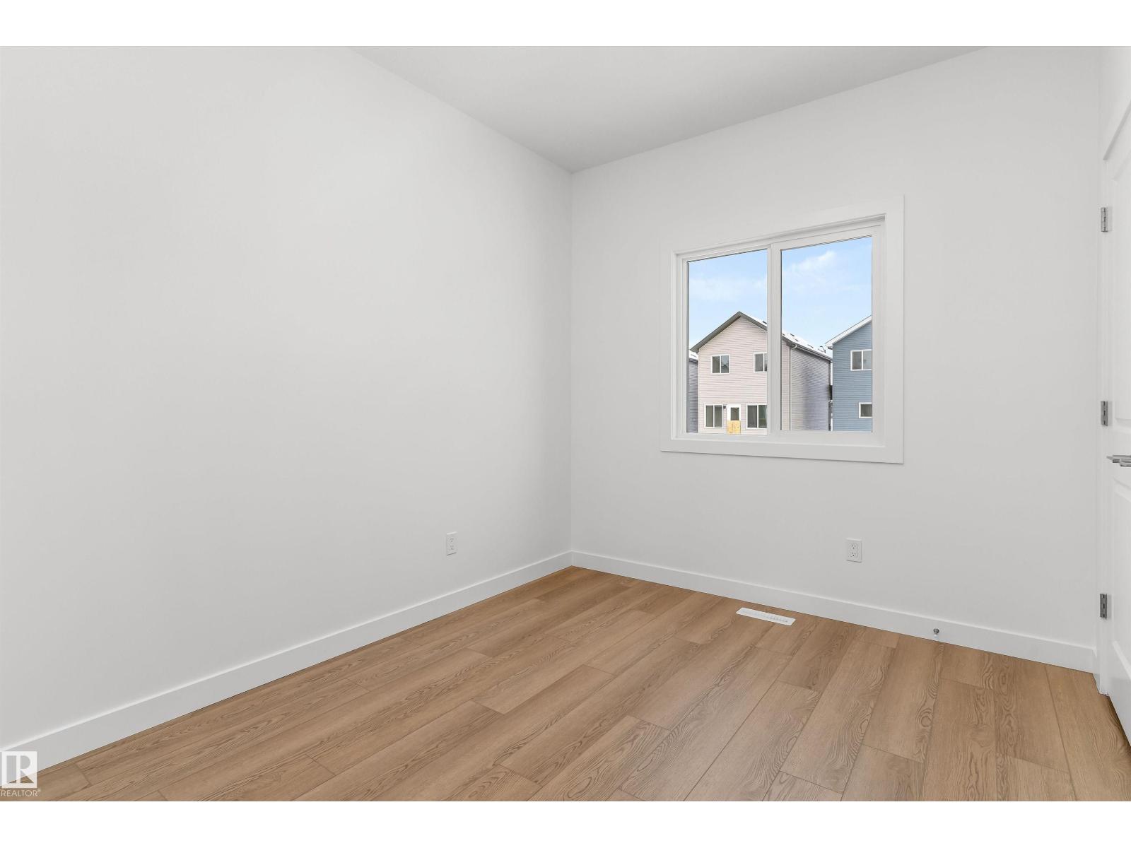 Additional image 6 of 1016 14 Avenue NW, Edmonton, AB, T6T2W8