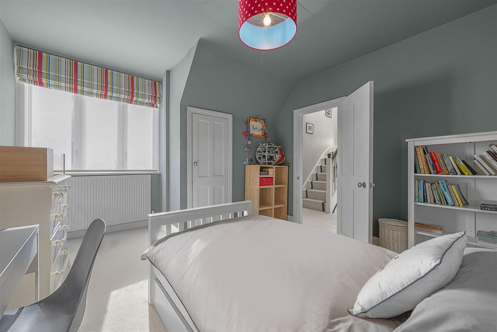 Additional image 10 of 5 bed property for saleLyndale Avenue, Childs Hill NW2
