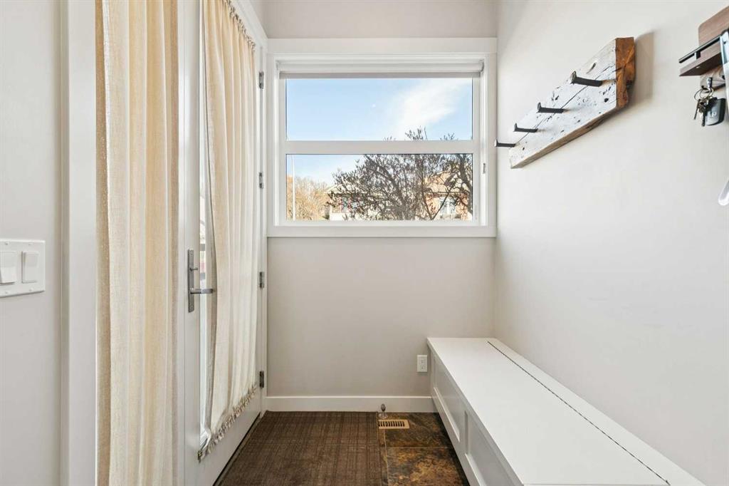 Additional image 4 of 1013 19 Avenue SE, Calgary, AB, T2G 1M1