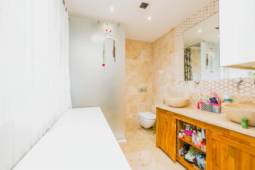 Additional image 12 of 3 bed flat for saleBute Terrace, Cardiff CF10