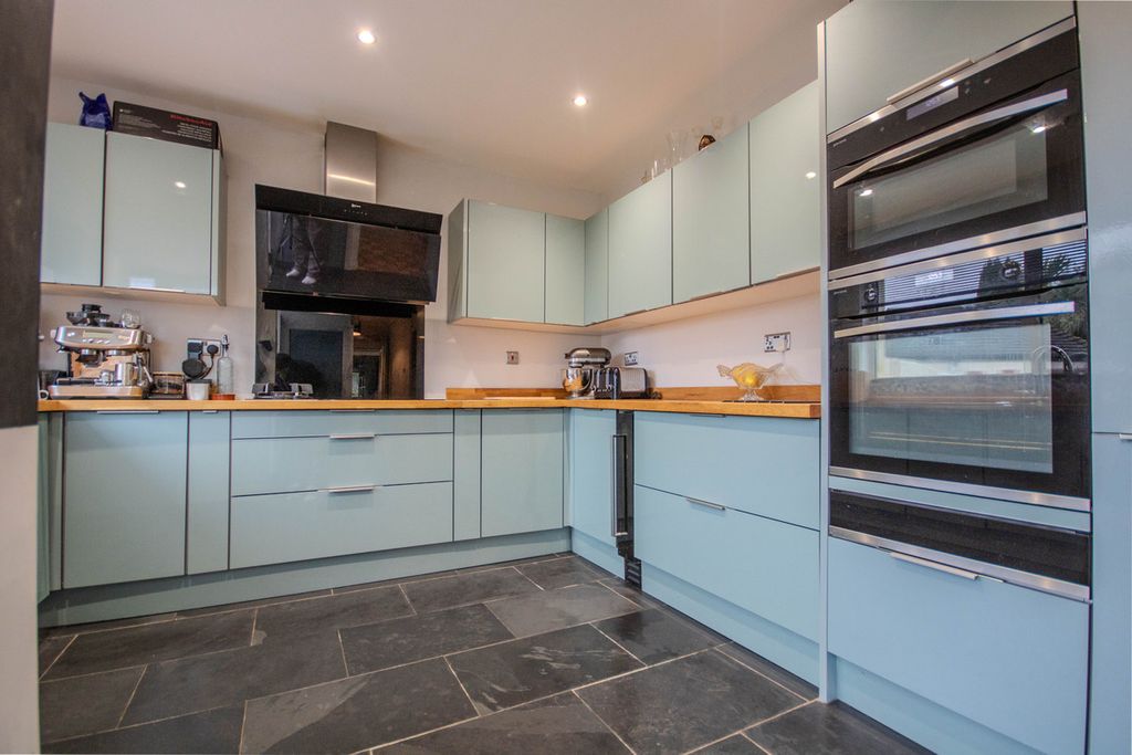 Additional image 6 of 4 bed semi-detached house for saleElgar Crescent, Cardiff CF3