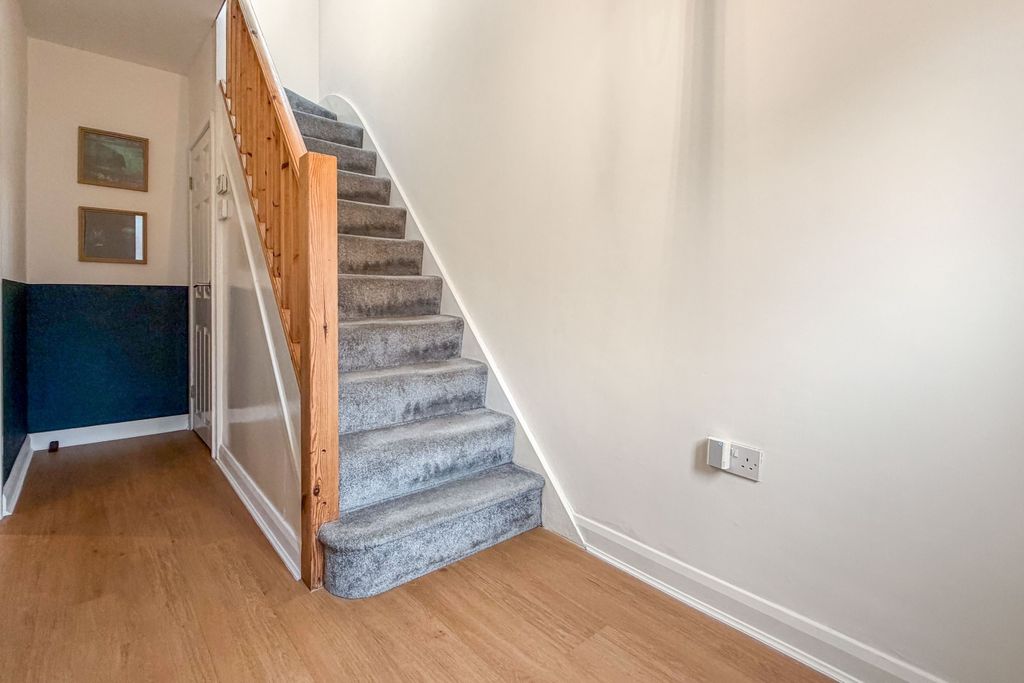 Additional image 7 of 3 bed semi-detached house for saleLeyton Crescent, Beeston, Nottingham, Nottinghamshire NG9