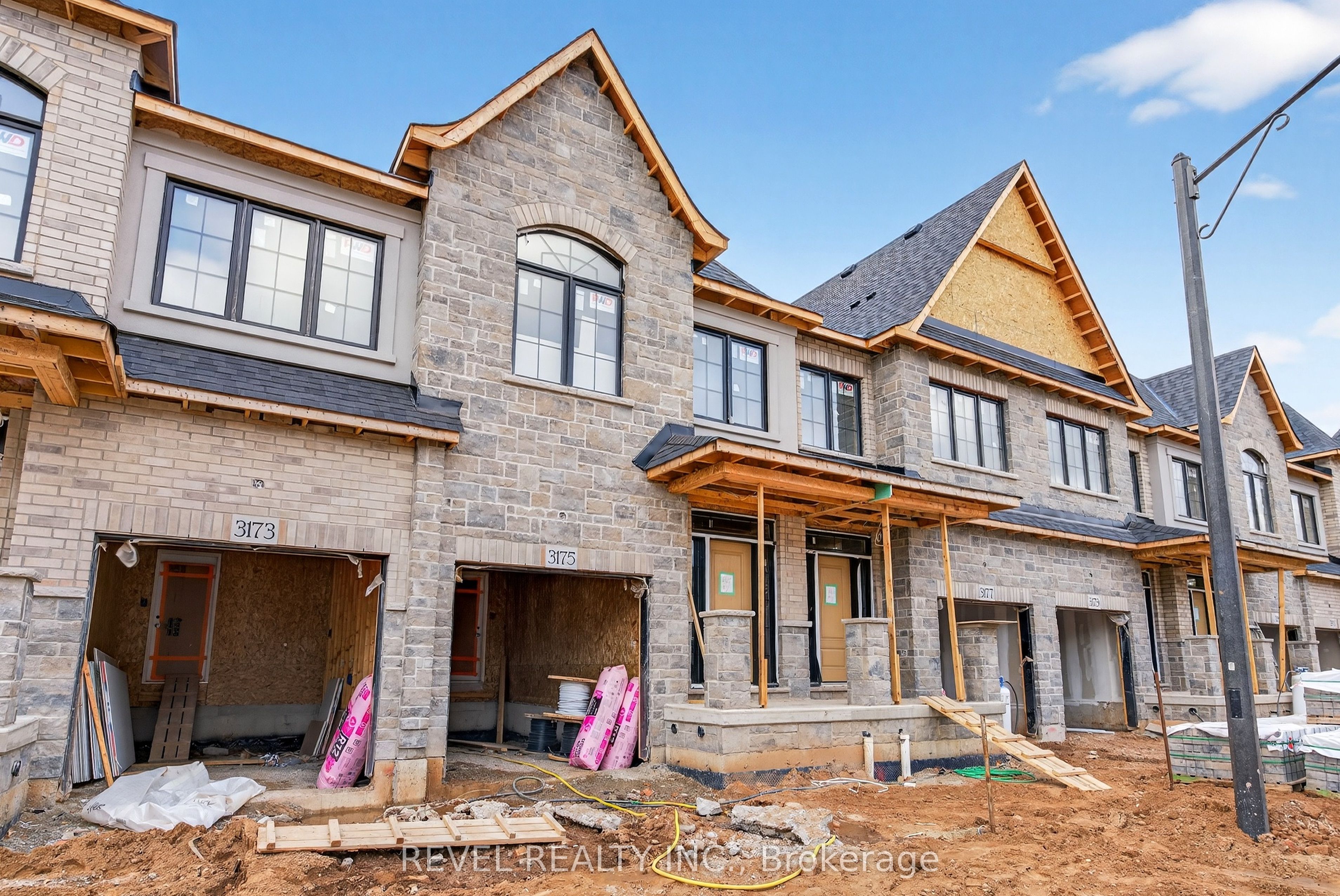 Additional image 2 of 2-600 Maplehill Drive, Burlington, ON, L7N 2W3