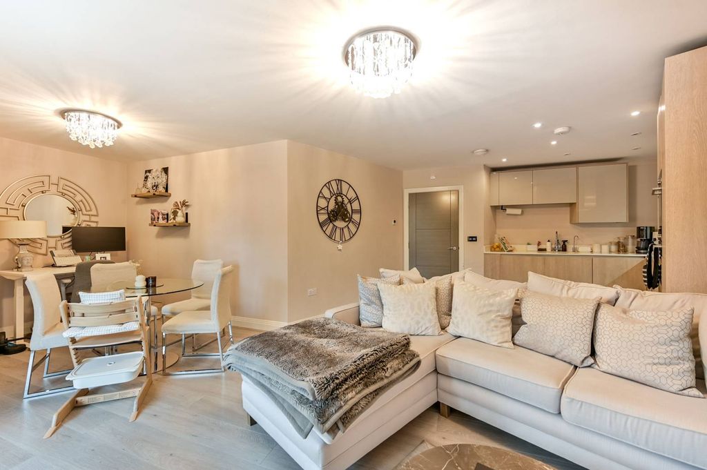 Additional image 3 of 2 bed flat for saleSt. Ives Road, Maidenhead SL6