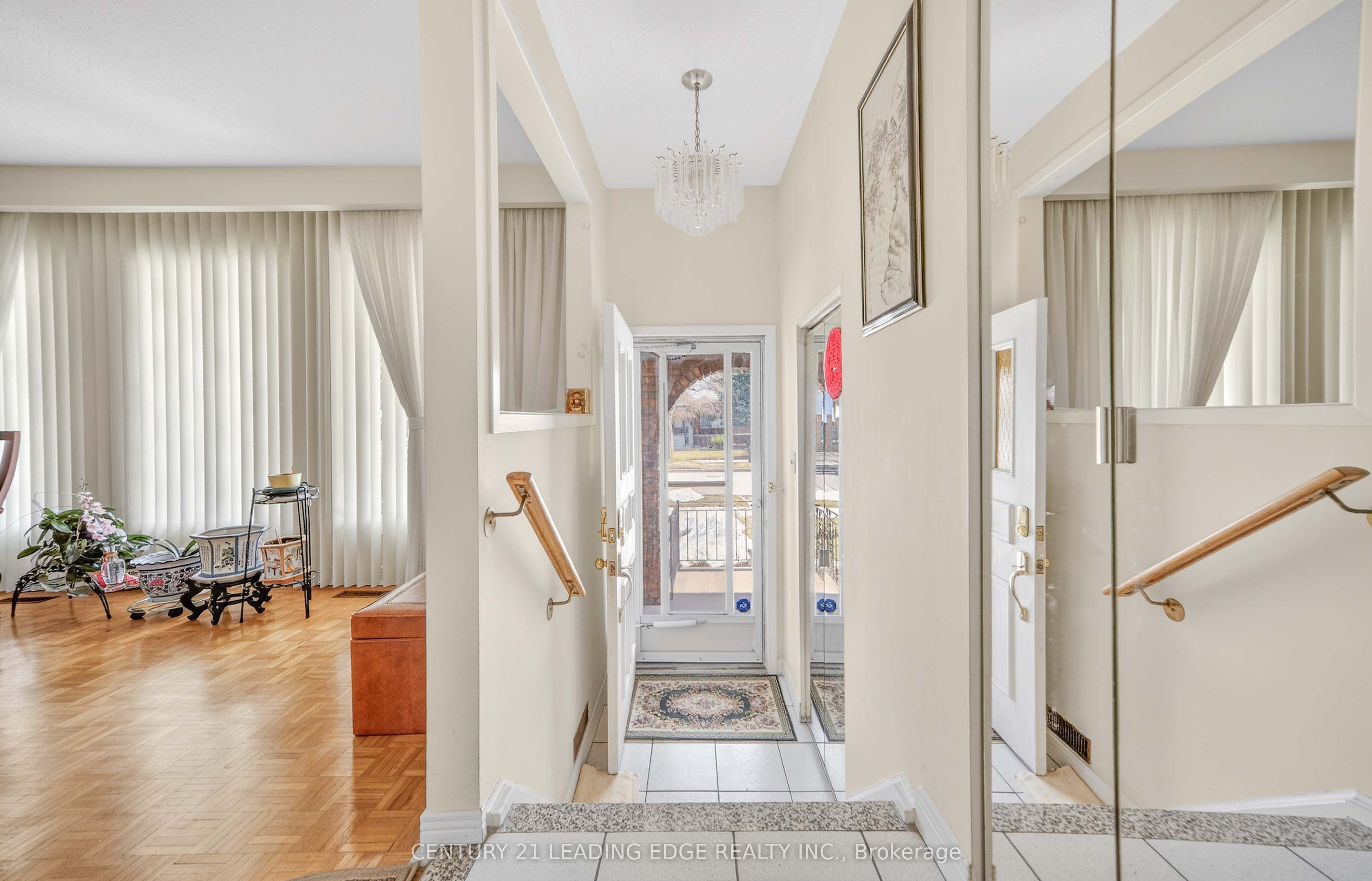 36 Lawnmere Crescent, Toronto, ON, M1S 2T3 photo 3