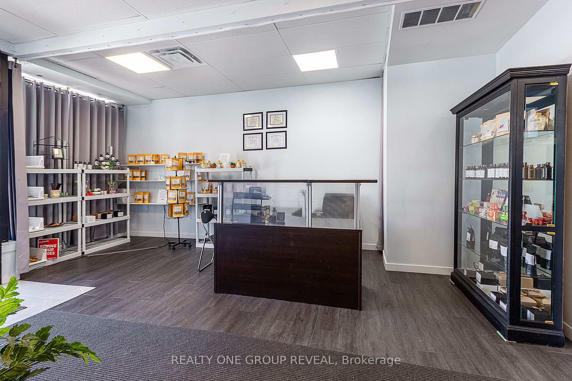Additional image 2 of 524 Simcoe Street S, Oshawa, ON, L1H 4J8