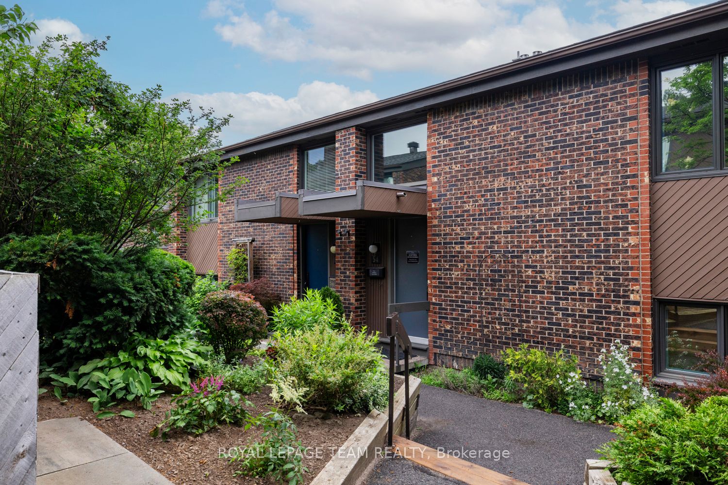 54-121 Buell Street, Ottawa, ON, K1Z 7E7