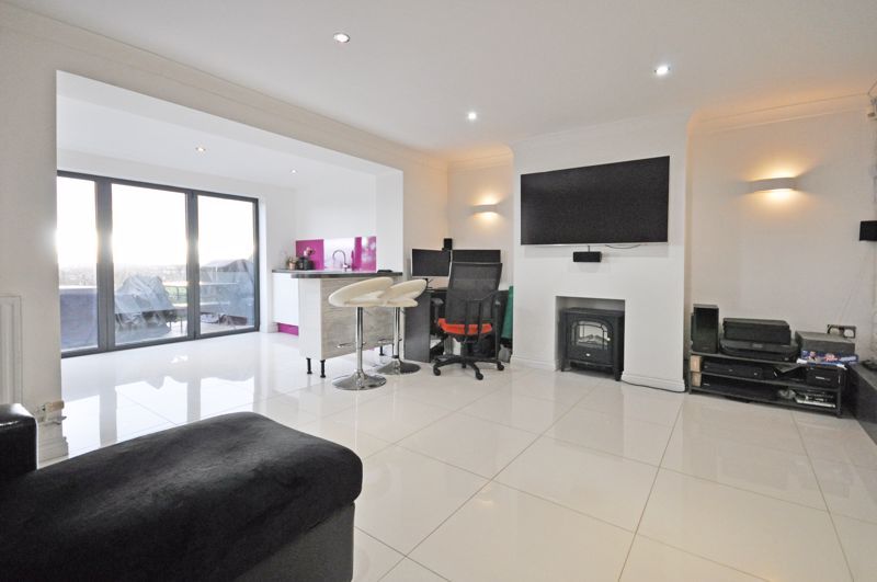 Additional image 12 of 3 bed detached house for saleSuperb Detached House, Beechwood Crescent, Newport NP19