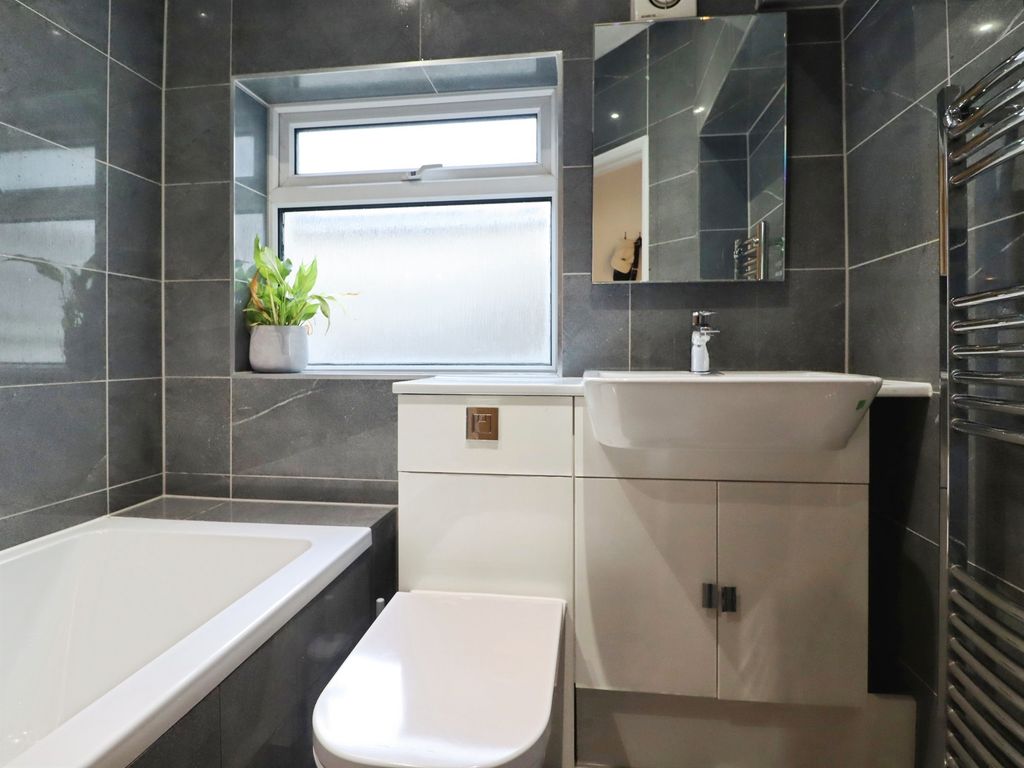 Additional image 15 of 2 bed flat for saleLower Cathedral Road, Cardiff CF11