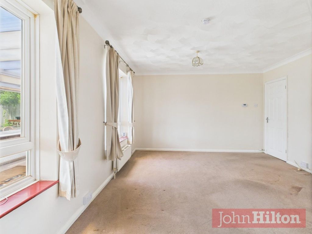 2 bed end terrace house for saleTreyford Close, Woodingdean BN2 photo 3