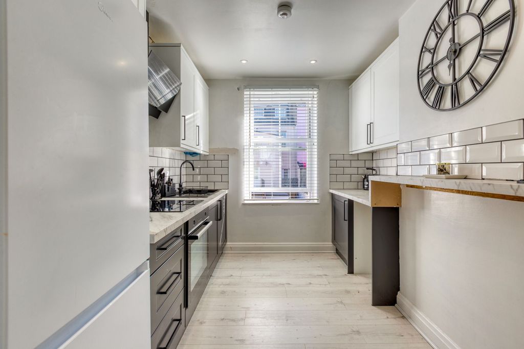 Additional image 7 of 2 bed flat for sale2B, 75 New Street, St Helier JE2