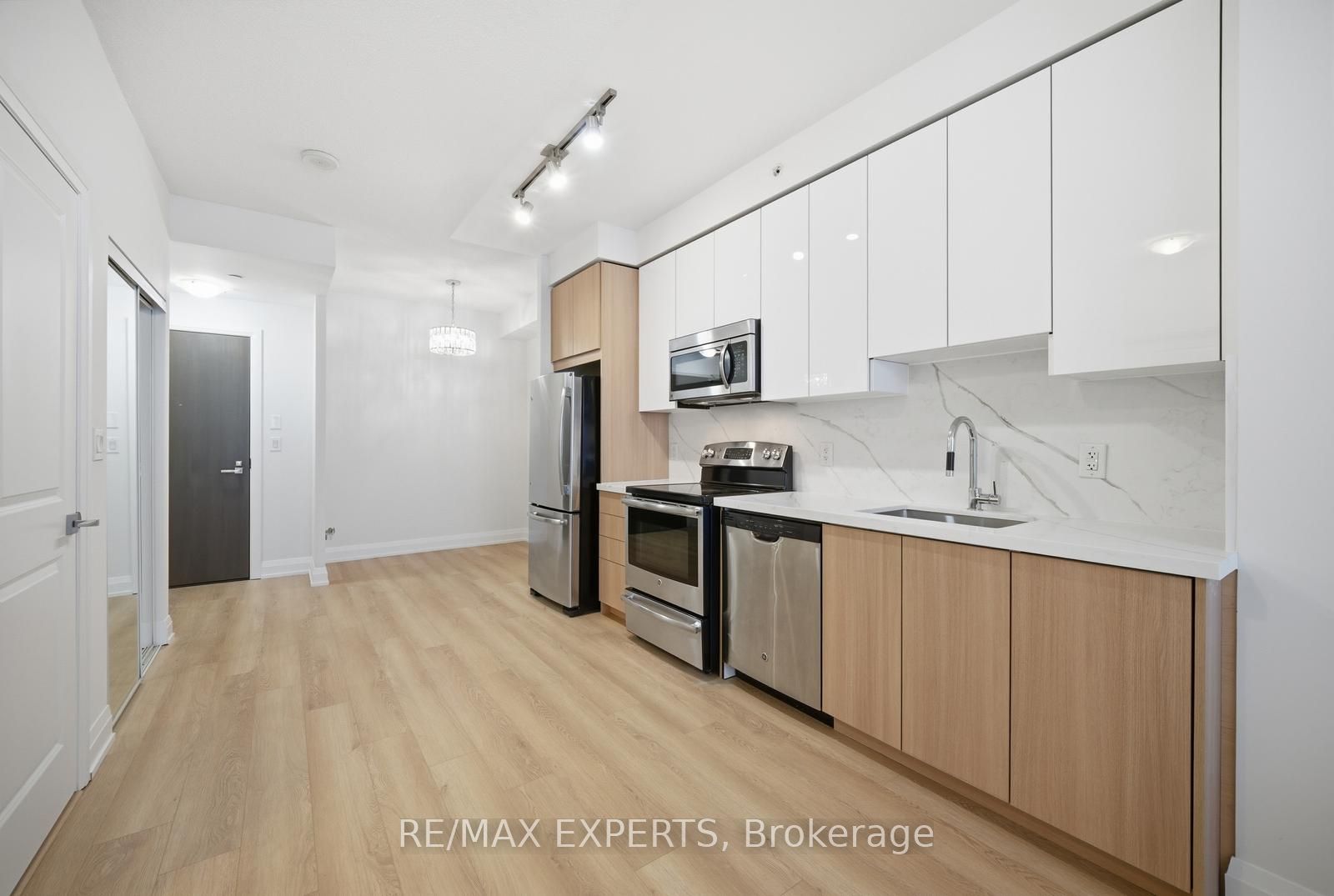 2433-7161 Yonge Street, Markham, ON, L3T 0C8