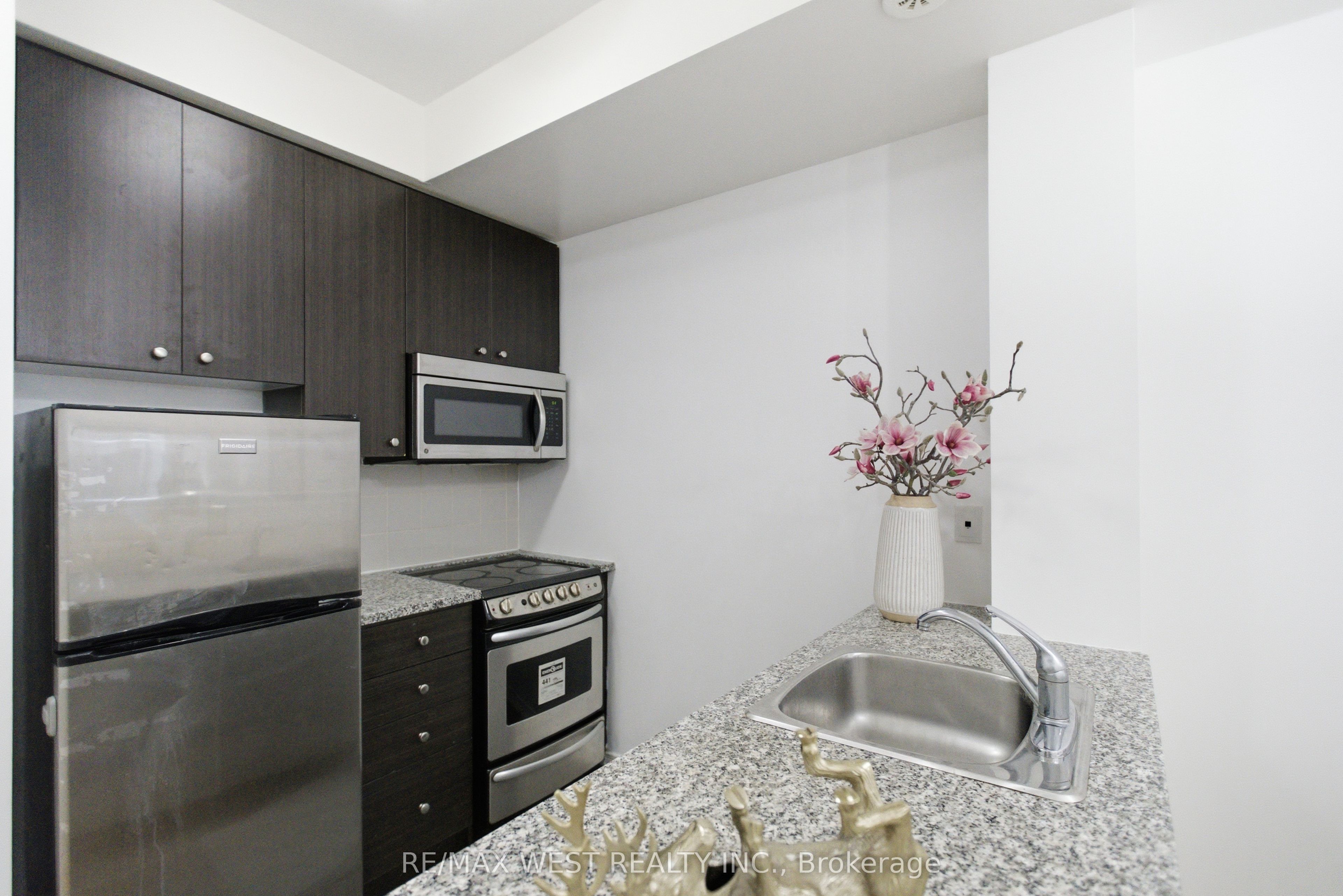 Additional image 5 of 254-19 Coneflower Crescent, Toronto, ON, M2R 0B5