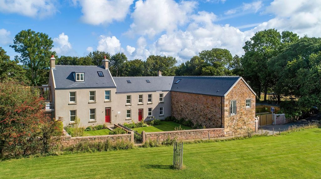 4 bed semi-detached house for saleThe Farmhouse, La Porte, St Saviour JE2