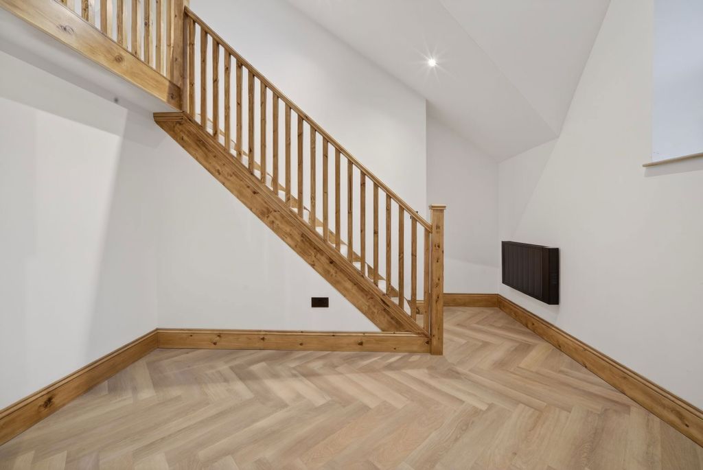 Additional image 4 of 4 bed restaurant for saleMackintosh Place, Cardiff CF24