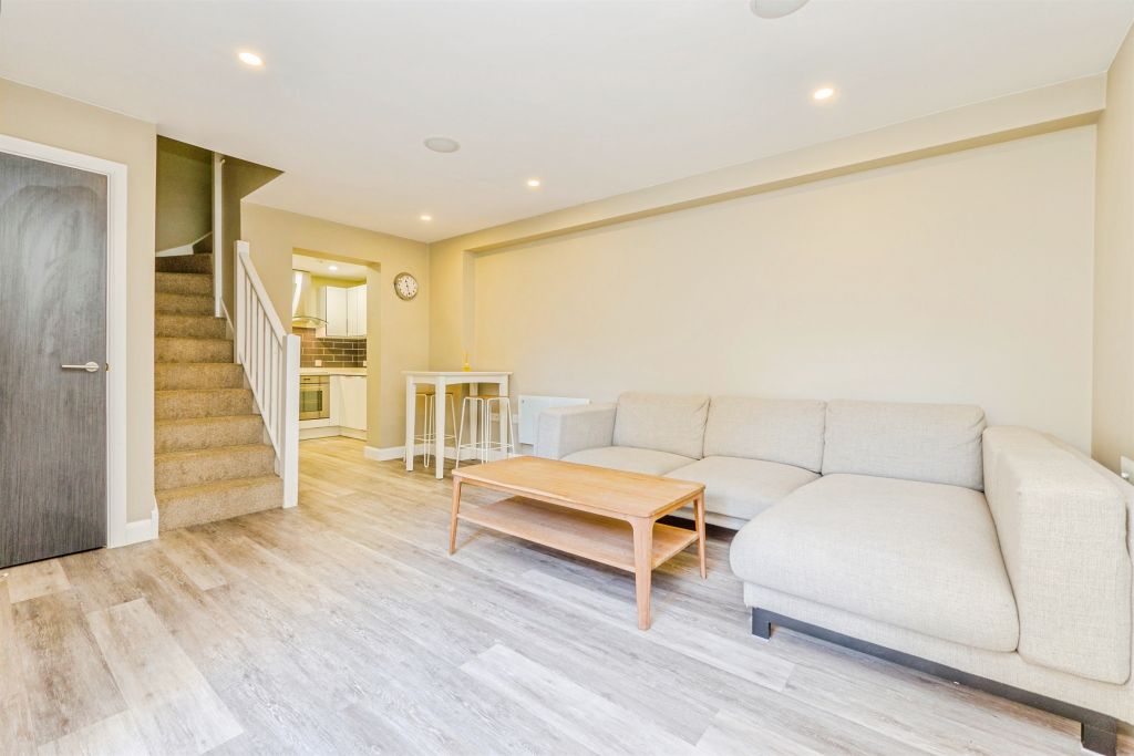 1 bed maisonette for saleCathedral Road, Cardiff CF11